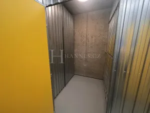 Pronájem bytu 2+kk, Praha - Karlín, U Sluncové, 65 m2