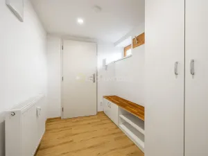 Prodej bytu 2+kk, Praha - Lhotka, K Novému dvoru, 64 m2