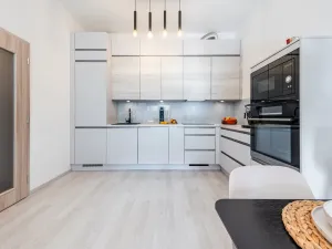 Prodej bytu 3+kk, Praha, Ke kříži, 63 m2