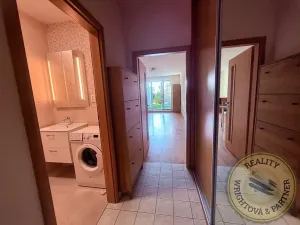 Prodej bytu 1+kk, Praha - Řeporyje, Wiesenthalova, 38 m2