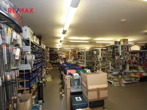 Prodej obchodního prostoru, Praha - Hlubočepy, Voskovcova, 141 m2