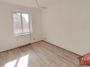 Prodej bytu 2+kk, Nupaky, Nupacká, 42 m2