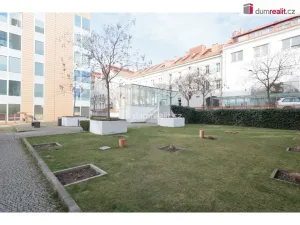 Pronájem garáže, Praha - Vinohrady, Korunní, 15 m2