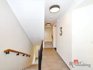 Pronájem bytu 1+kk, Praha - Nusle, Vrtbova, 36 m2
