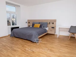 Pronájem bytu 2+kk, Hradec Králové, Komenského, 76 m2