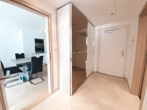 Pronájem bytu 2+kk, Praha - Smíchov, Mozartova, 52 m2