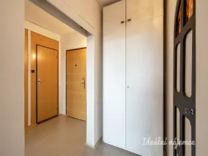 Pronájem bytu 2+1, Praha - Modřany, K otočce, 60 m2