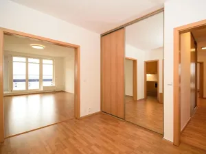 Pronájem bytu 5+kk, Praha - Libeň, Nad Okrouhlíkem, 186 m2