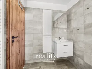 Prodej apartmánu, Jevišovka, 190 m2