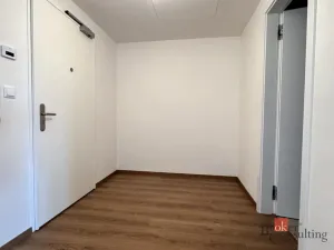 Pronájem bytu 1+kk, Praha - Hloubětín, Poděbradská, 42 m2