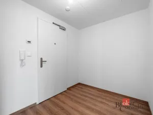 Pronájem bytu 1+kk, Praha - Hloubětín, Poděbradská, 42 m2
