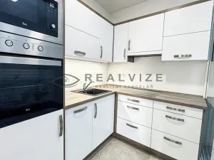 Pronájem bytu 1+kk, České Budějovice, Kněžská, 27 m2