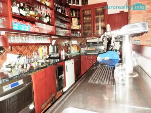 Pronájem restaurace, Praha - Dubeč, Městská, 322 m2