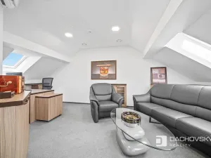 Prodej kanceláře, Pardubice, K Dolíčku, 374 m2