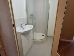 Pronájem bytu 1+1, Karlovy Vary - Drahovice, Karla Čapka, 41 m2