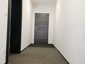 Pronájem kanceláře, Praha - Březiněves, Na hlavní, 1471 m2