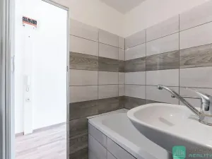 Prodej bytu 1+1, Krupka, Jabloňová, 36 m2