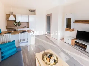 Pronájem bytu 2+kk, Praha - Vysočany, Strnadových, 62 m2