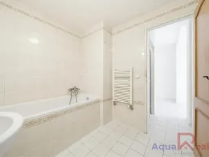 Prodej bytu 3+kk, Karlovy Vary, Okružní, 84 m2
