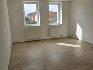 Pronájem bytu 3+1, Lom, nám. Republiky, 103 m2