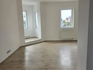 Pronájem bytu 3+1, Lom, nám. Republiky, 103 m2