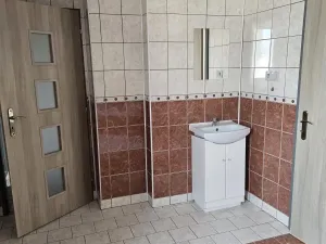 Pronájem bytu 3+1, Lom, nám. Republiky, 103 m2