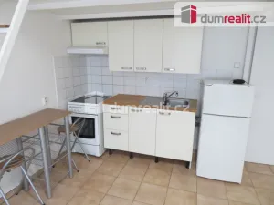 Pronájem bytu 1+kk, Praha - Bubeneč, náměstí Interbrigády, 32 m2