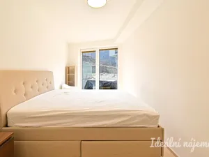 Pronájem bytu 2+kk, Brno, Bystrcká, 57 m2