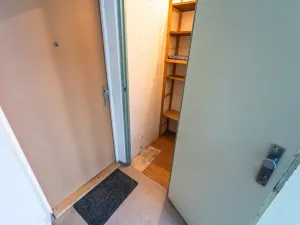 Pronájem bytu 1+kk, Praha - Střížkov, Rumburská, 36 m2