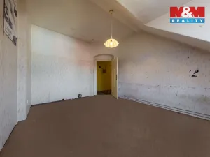 Prodej bytu 4+1, Karlovy Vary, Wolkerova, 146 m2