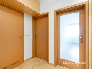 Pronájem bytu 2+kk, Praha - Řepy, Zrzavého, 45 m2