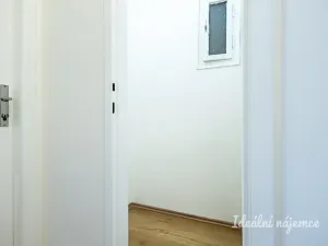 Pronájem bytu 2+1, Praha - Holešovice, Strojnická, 93 m2