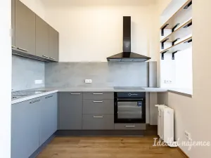 Pronájem bytu 2+1, Praha - Holešovice, Strojnická, 95 m2