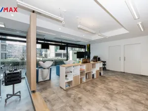 Pronájem obchodního prostoru, Praha - Libeň, Voctářova, 177 m2