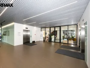 Pronájem obchodního prostoru, Praha - Libeň, Voctářova, 177 m2