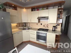 Prodej bytu 3+1, Pardubice - Zelené Předměstí, Karla IV., 76 m2