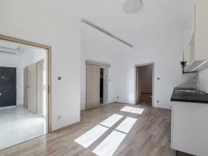 Pronájem bytu 3+kk, Praha - Holešovice, Šimáčkova, 73 m2