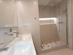 Prodej bytu 4+kk, Praha, Proutěná, 94 m2