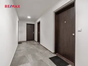 Pronájem bytu 1+kk, Praha - Chodov, Šternovská, 30 m2