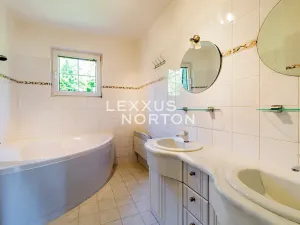 Pronájem rodinného domu, Praha - Nebušice, V březinkách, 365 m2