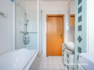 Pronájem bytu 3+kk, Praha - Újezd, Pastevců, 68 m2