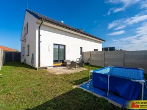 Prodej bytu 2+kk, Hrádek, 53 m2