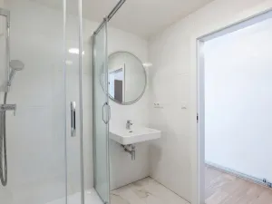 Prodej bytu 1+kk, Praha - Lysolaje, Lysolajské údolí, 43 m2