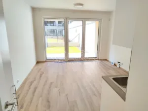 Pronájem bytu 1+kk, Praha - Hloubětín, Poděbradská, 34 m2