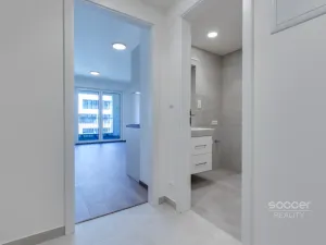 Pronájem bytu 1+kk, Praha - Hloubětín, Poděbradská, 32 m2
