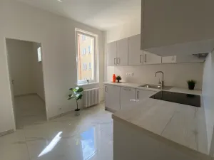 Pronájem bytu 2+1, Karlovy Vary, Koptova, 76 m2
