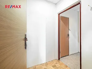 Pronájem bytu 1+1, Jindřichův Hradec, sídliště Vajgar, 42 m2