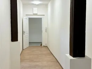 Pronájem bytu 2+kk, Cheb, náměstí Krále Jiřího z Poděbrad, 69 m2