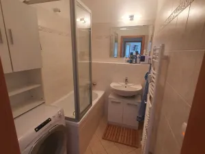 Pronájem bytu 2+kk, Praha, Ve slatinách, 42 m2