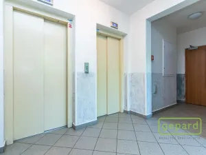 Pronájem bytu 2+kk, Praha, Ve slatinách, 42 m2